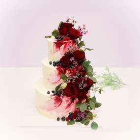 Торт "Свадебный с цветами и ягодами"