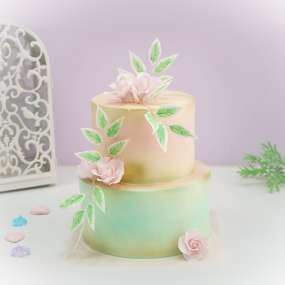 Торт "Свадебный с мастичными цветами"