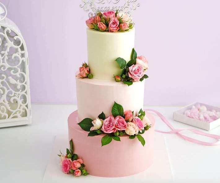Торт "Свадебный с цветами"