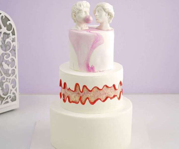 Свадебный торт с бюстами