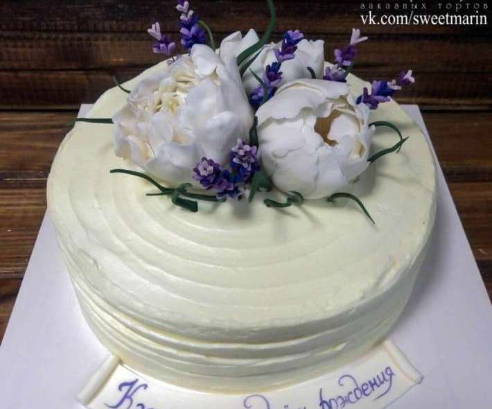 Торт "Белые цветы"