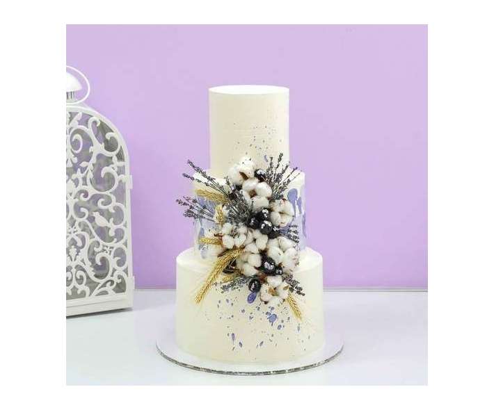 Торт свадебный с цветами хлопка