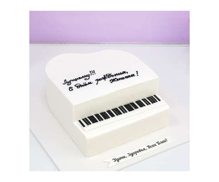 Торт в форме рояля 