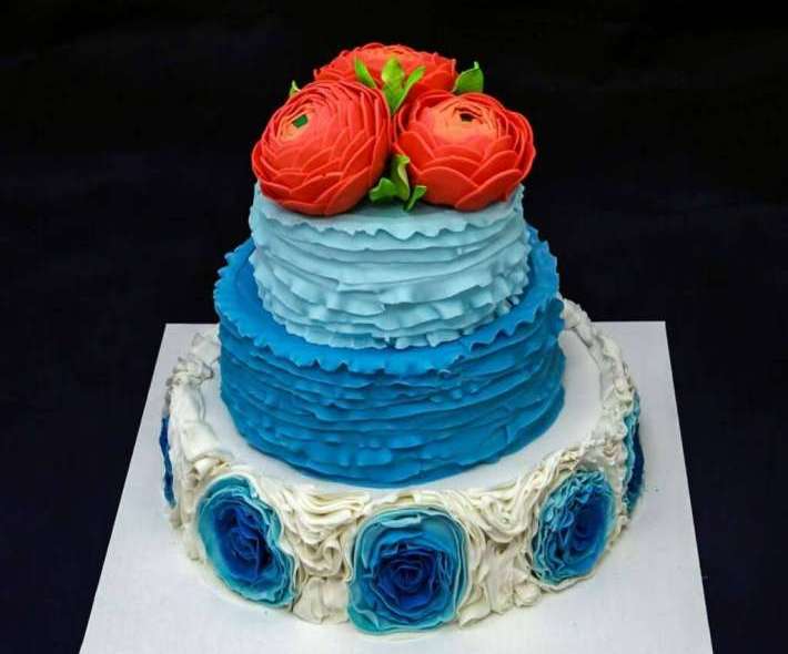 Торт «Розы на голубом»
