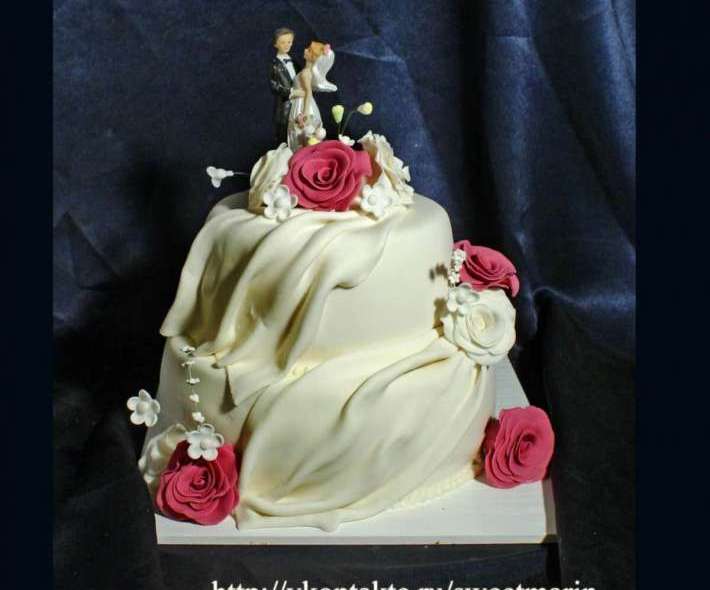 Торт "Вуаль и розы"